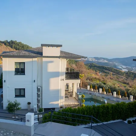 Antique Hills Aparthotel *