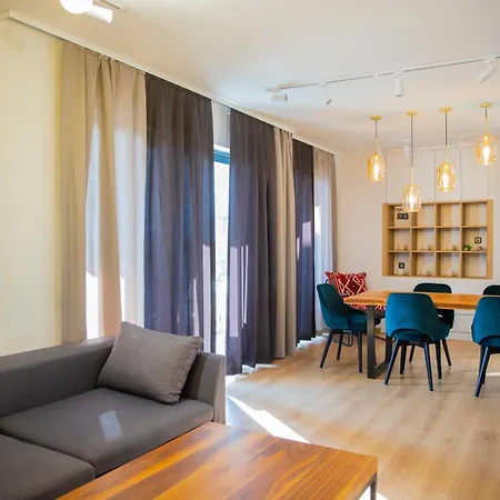 Hotel apartamentowy Antique Hills *